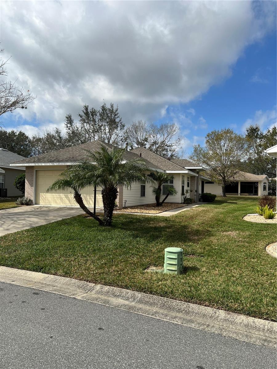 21945 KING HENRY AVE, LEESBURG, FL, 34748