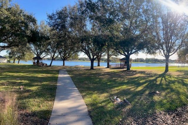 21945 KING HENRY AVE, LEESBURG, FL, 34748