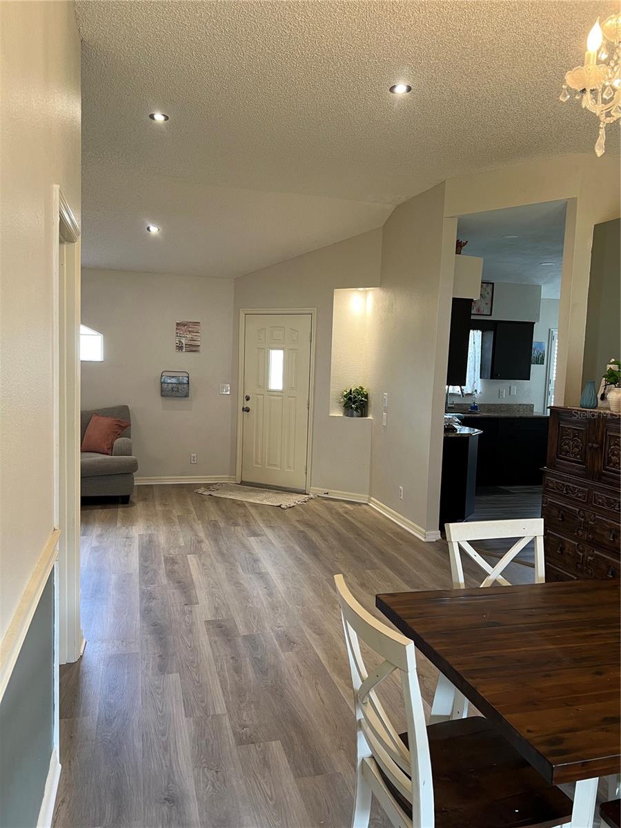 21945 KING HENRY AVE, LEESBURG, FL, 34748