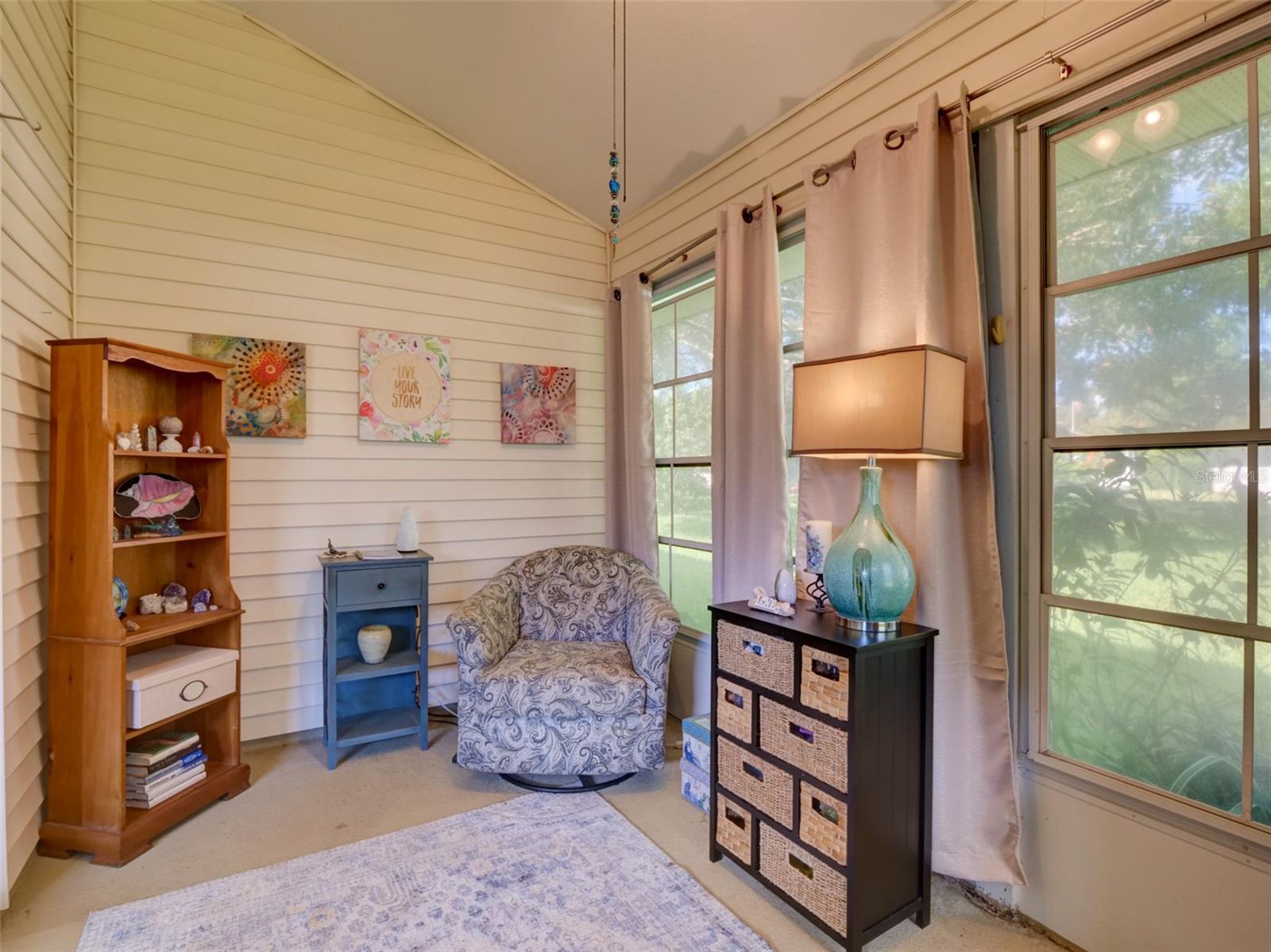 21945 KING HENRY AVE, LEESBURG, FL, 34748