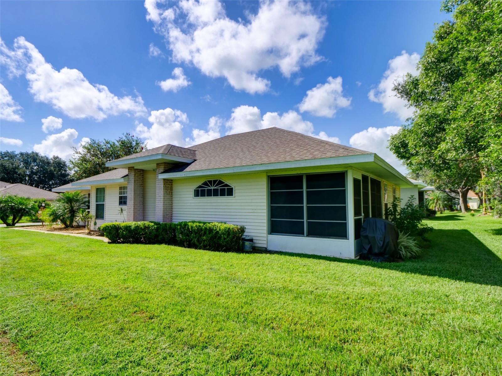 21945 KING HENRY AVE, LEESBURG, FL, 34748