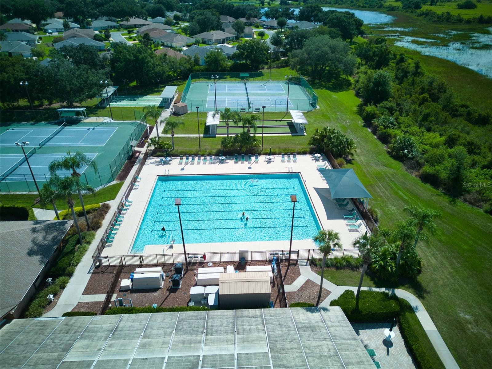 21945 KING HENRY AVE, LEESBURG, FL, 34748