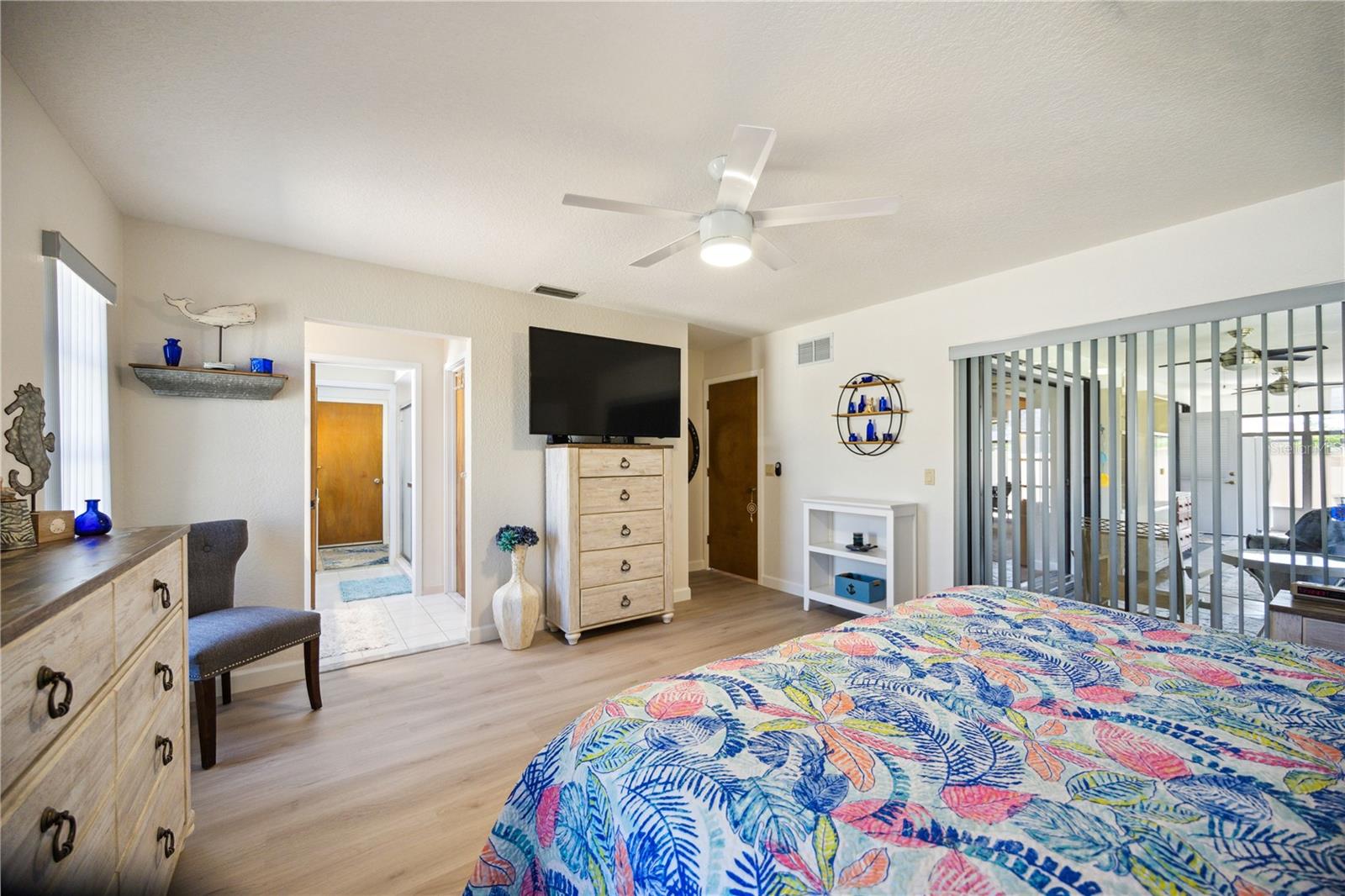 9273 CARNATION AVE, ENGLEWOOD, FL, 34224