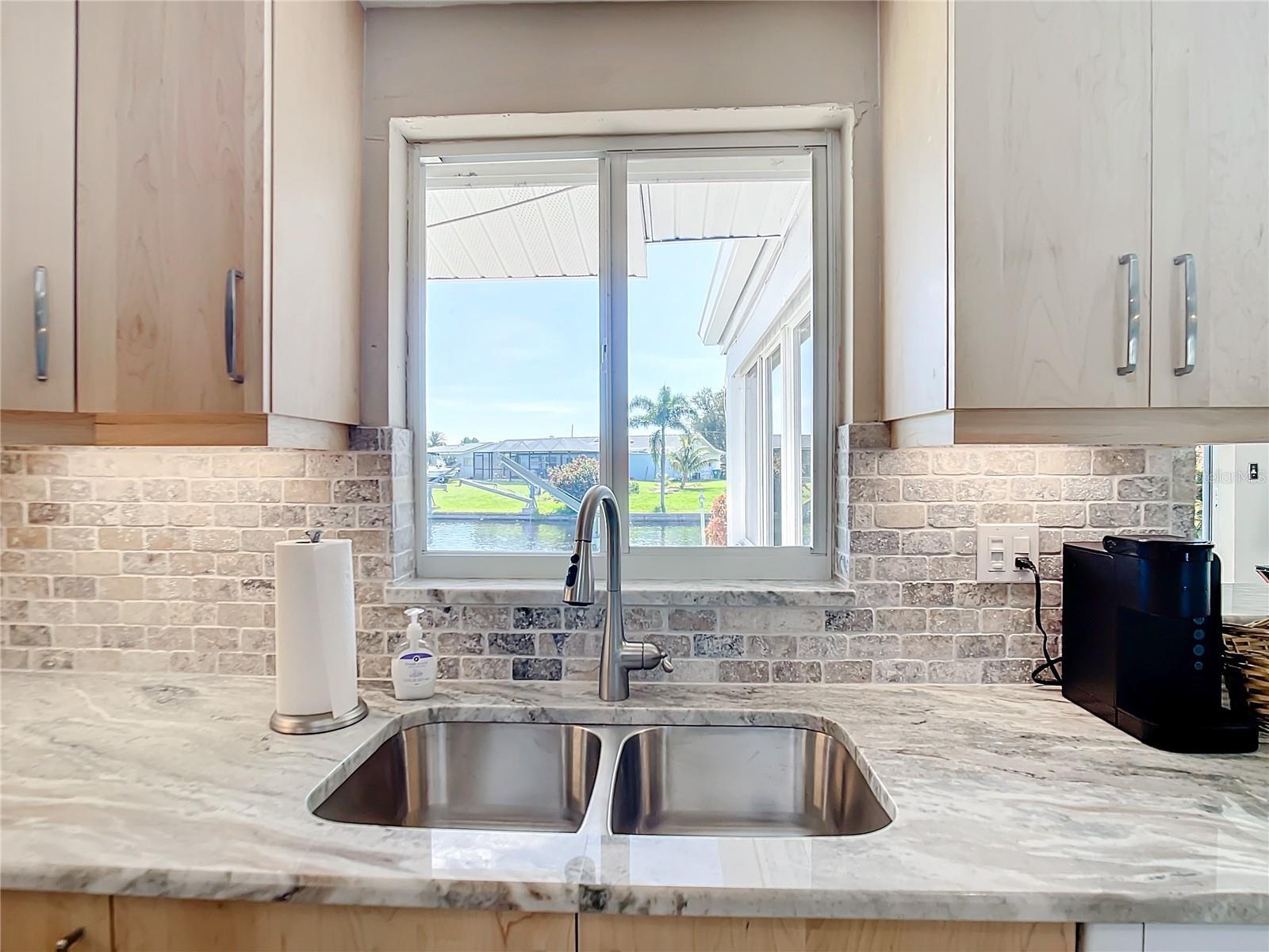 193 CARLISLE AVE NW, PORT CHARLOTTE, FL, 33952