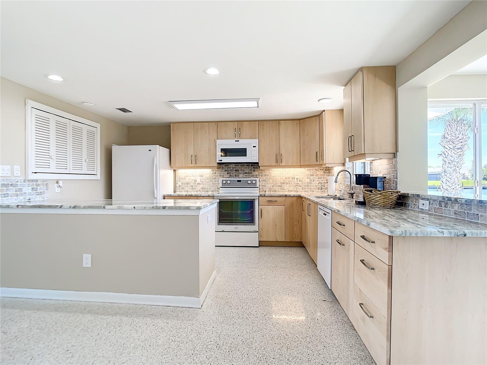 193 CARLISLE AVE NW, PORT CHARLOTTE, FL, 33952