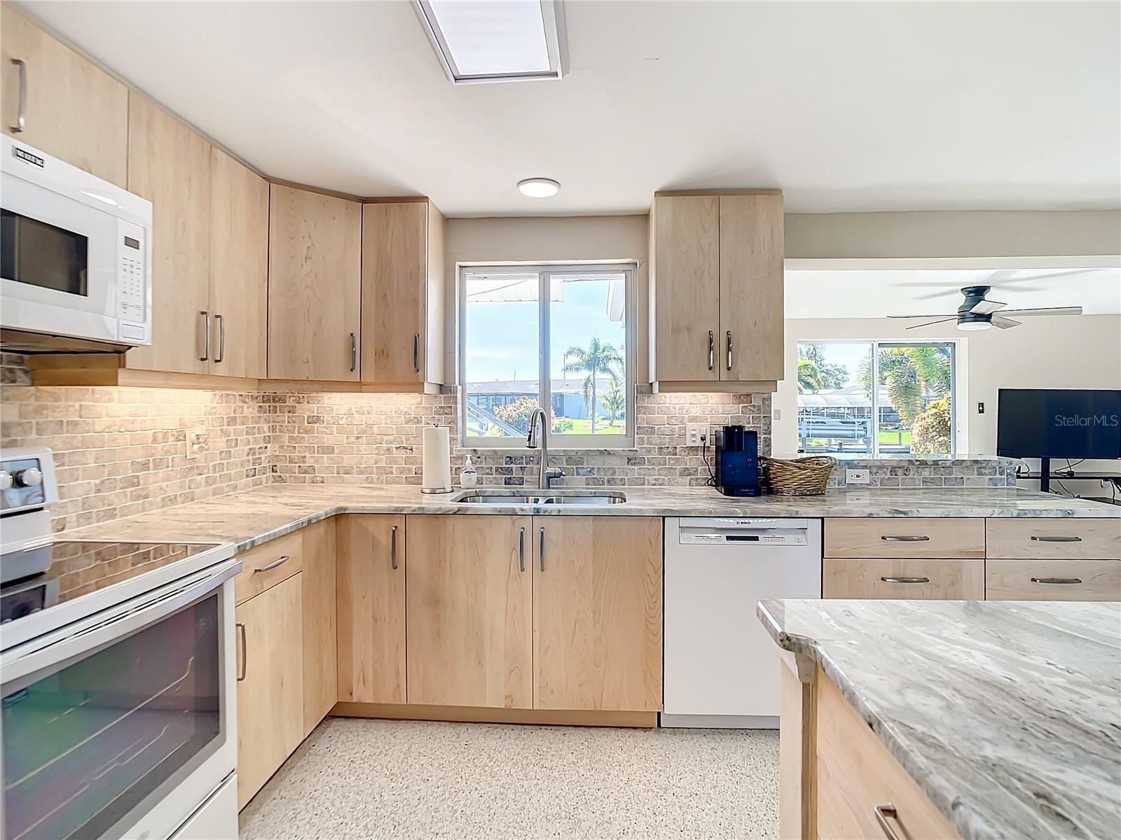 193 CARLISLE AVE NW, PORT CHARLOTTE, FL, 33952