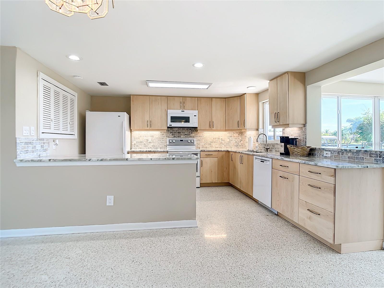 193 CARLISLE AVE NW, PORT CHARLOTTE, FL, 33952