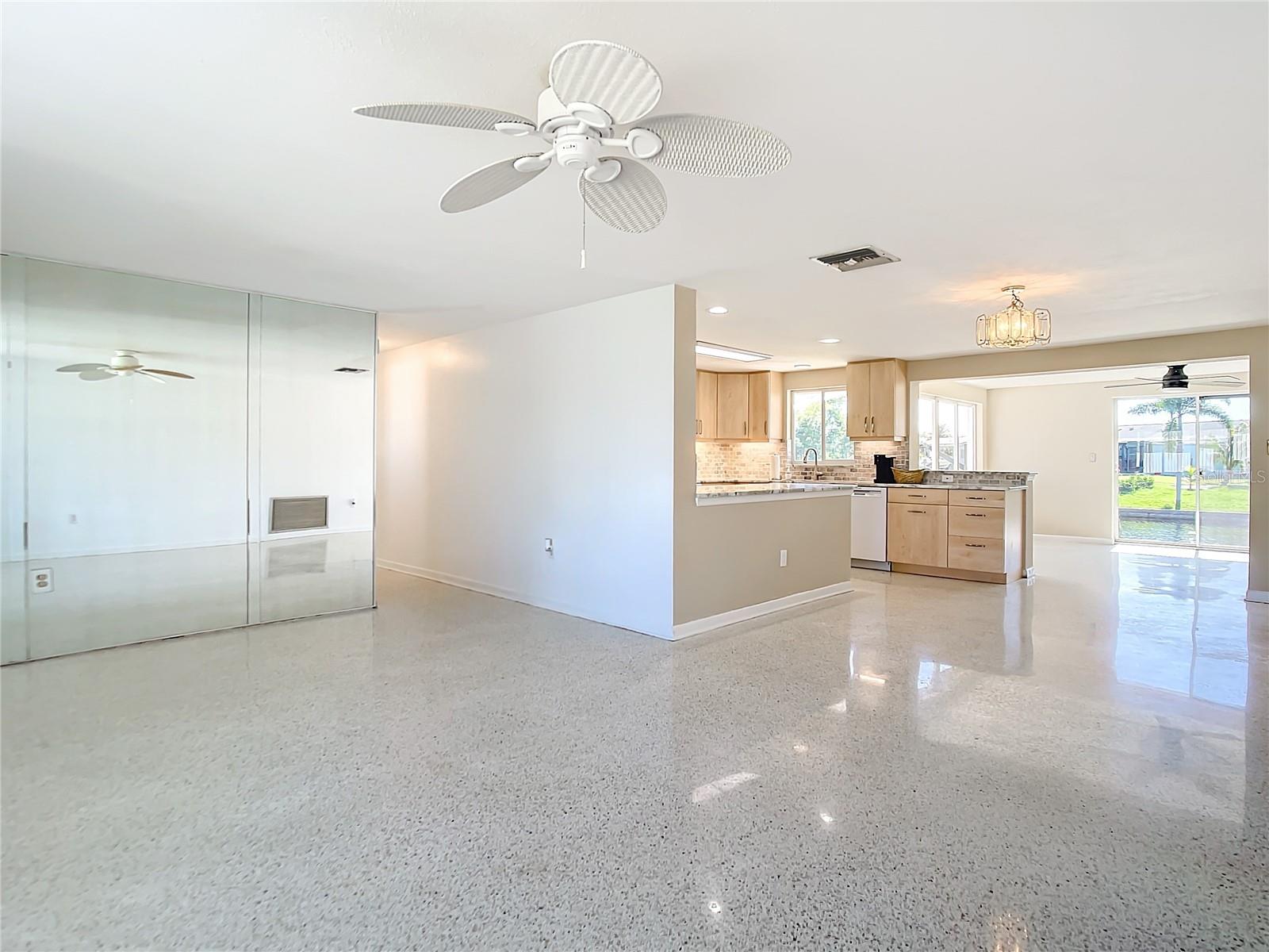 193 CARLISLE AVE NW, PORT CHARLOTTE, FL, 33952