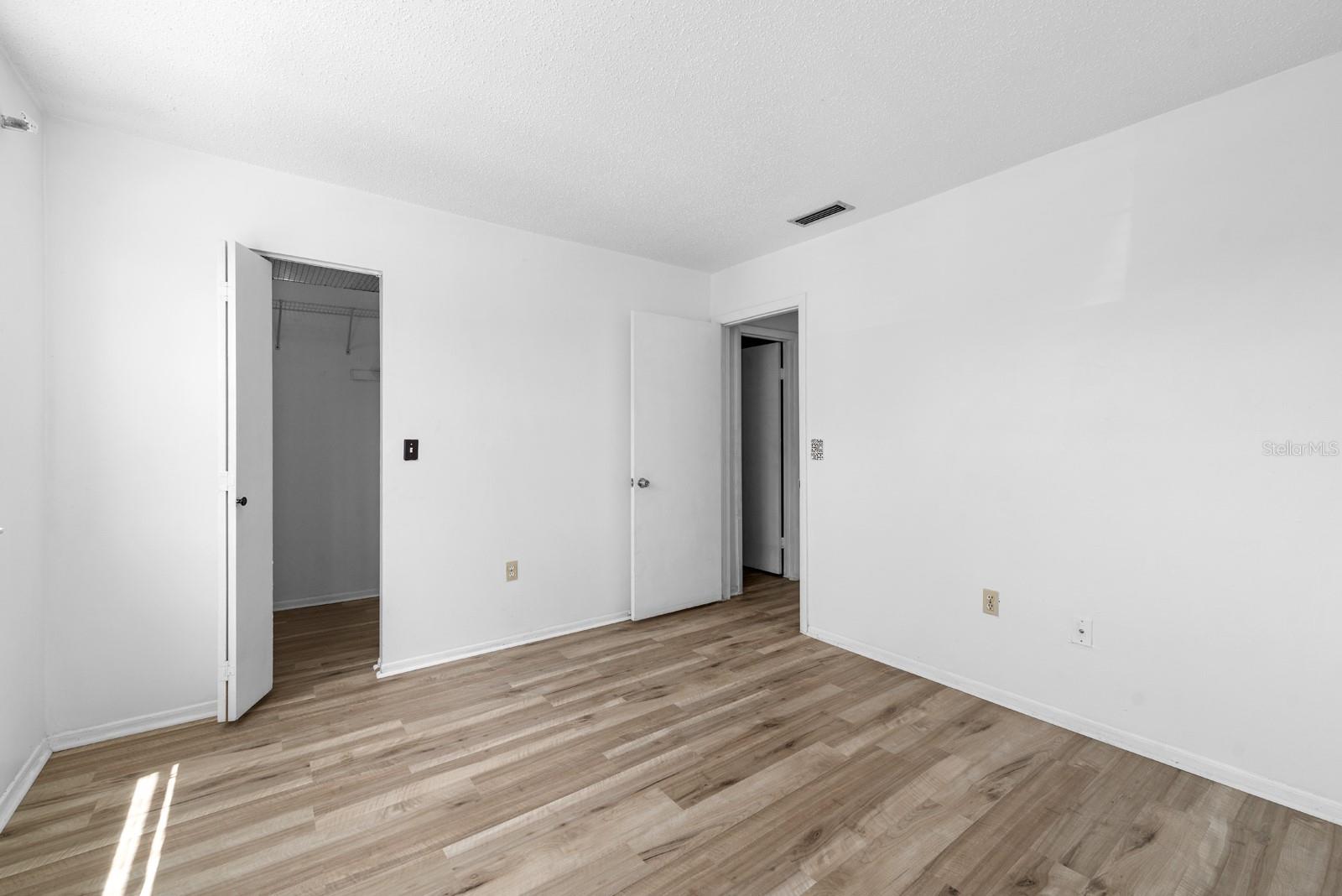 9009 WESTCHESTER CIR #B-18, TAMPA, FL, 33604