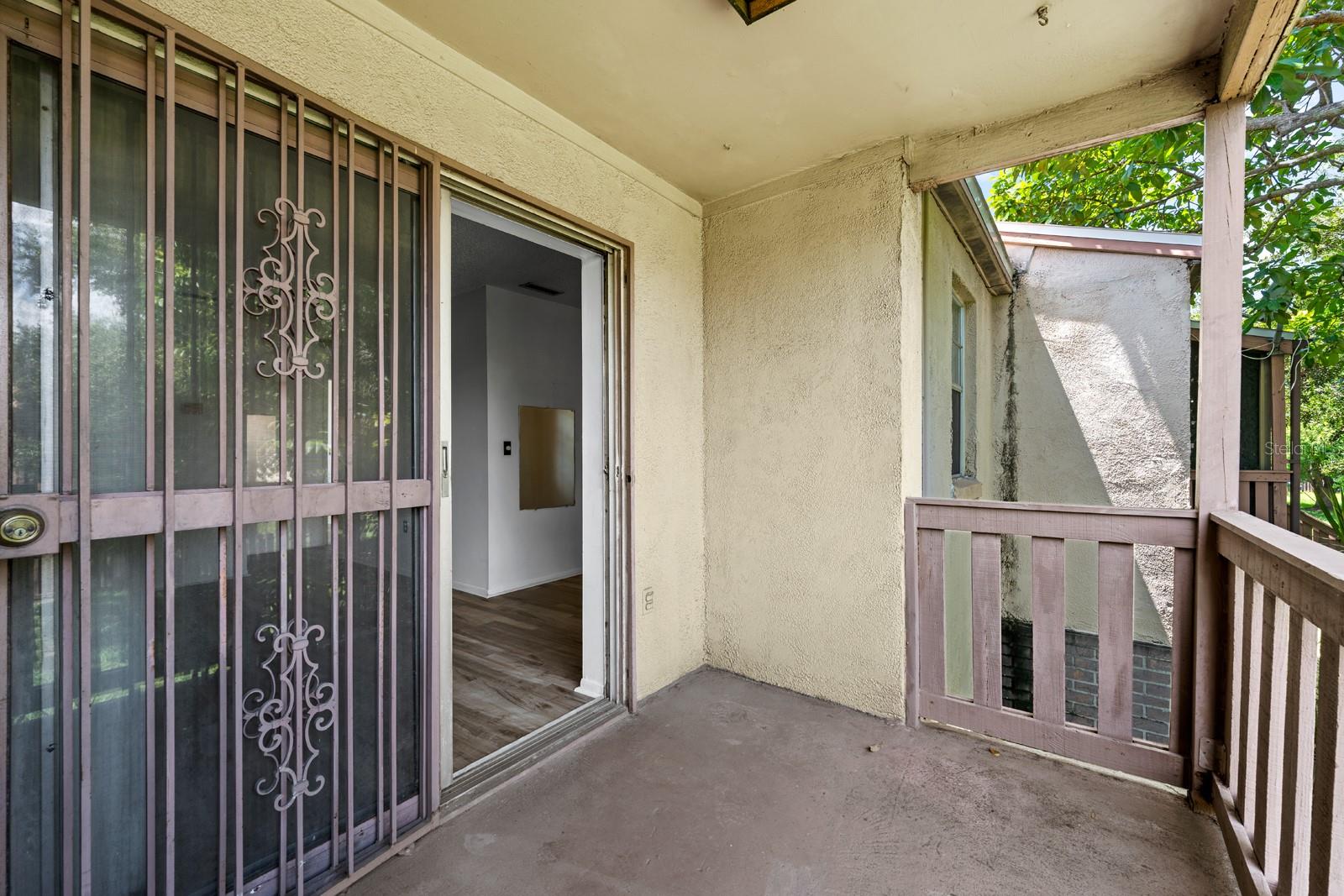 9009 WESTCHESTER CIR #B-18, TAMPA, FL, 33604
