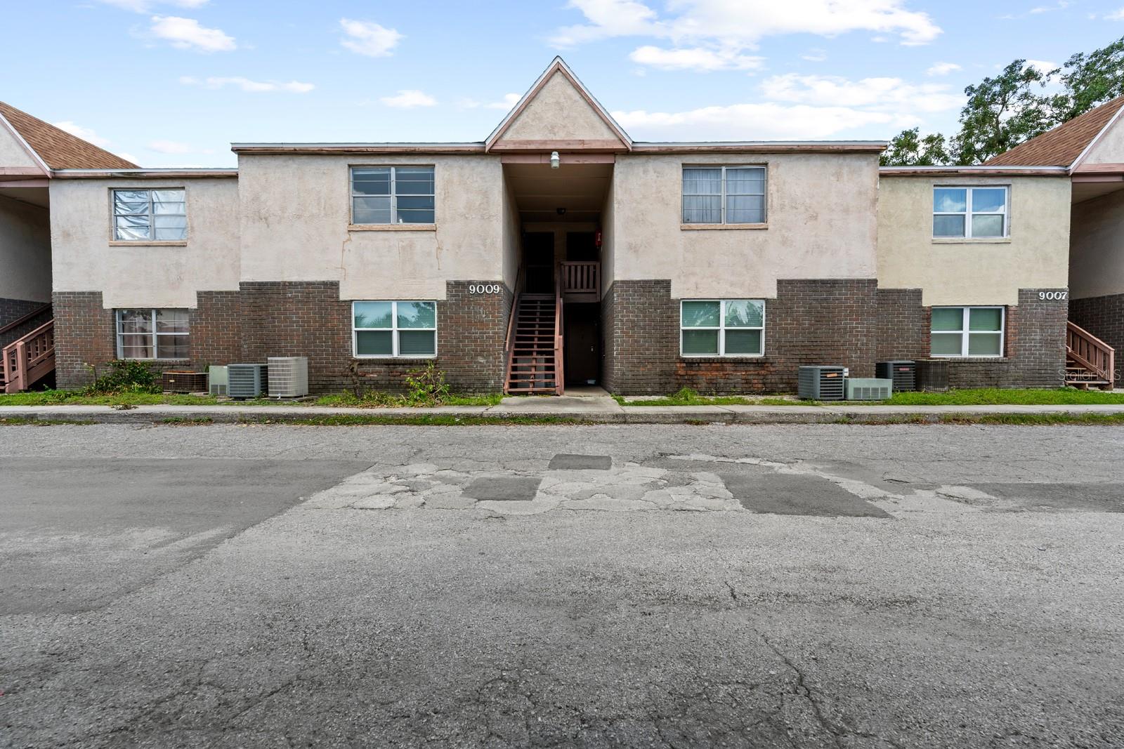 9009 WESTCHESTER CIR #B-18, TAMPA, FL, 33604
