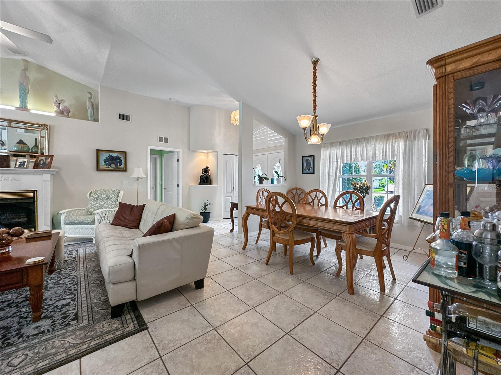 143 BARRINGTON DR, PALM COAST, FL, 32137