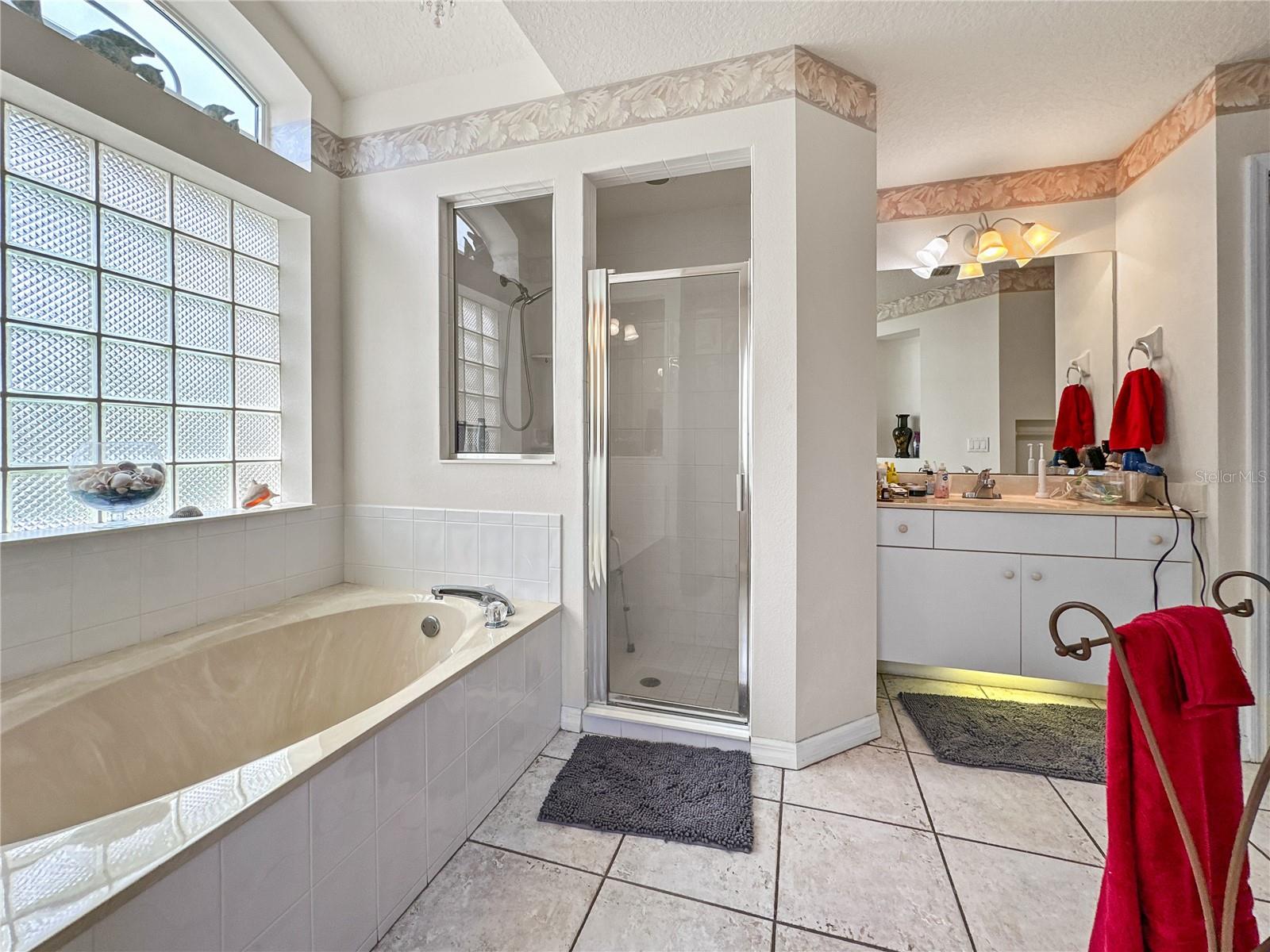 143 BARRINGTON DR, PALM COAST, FL, 32137