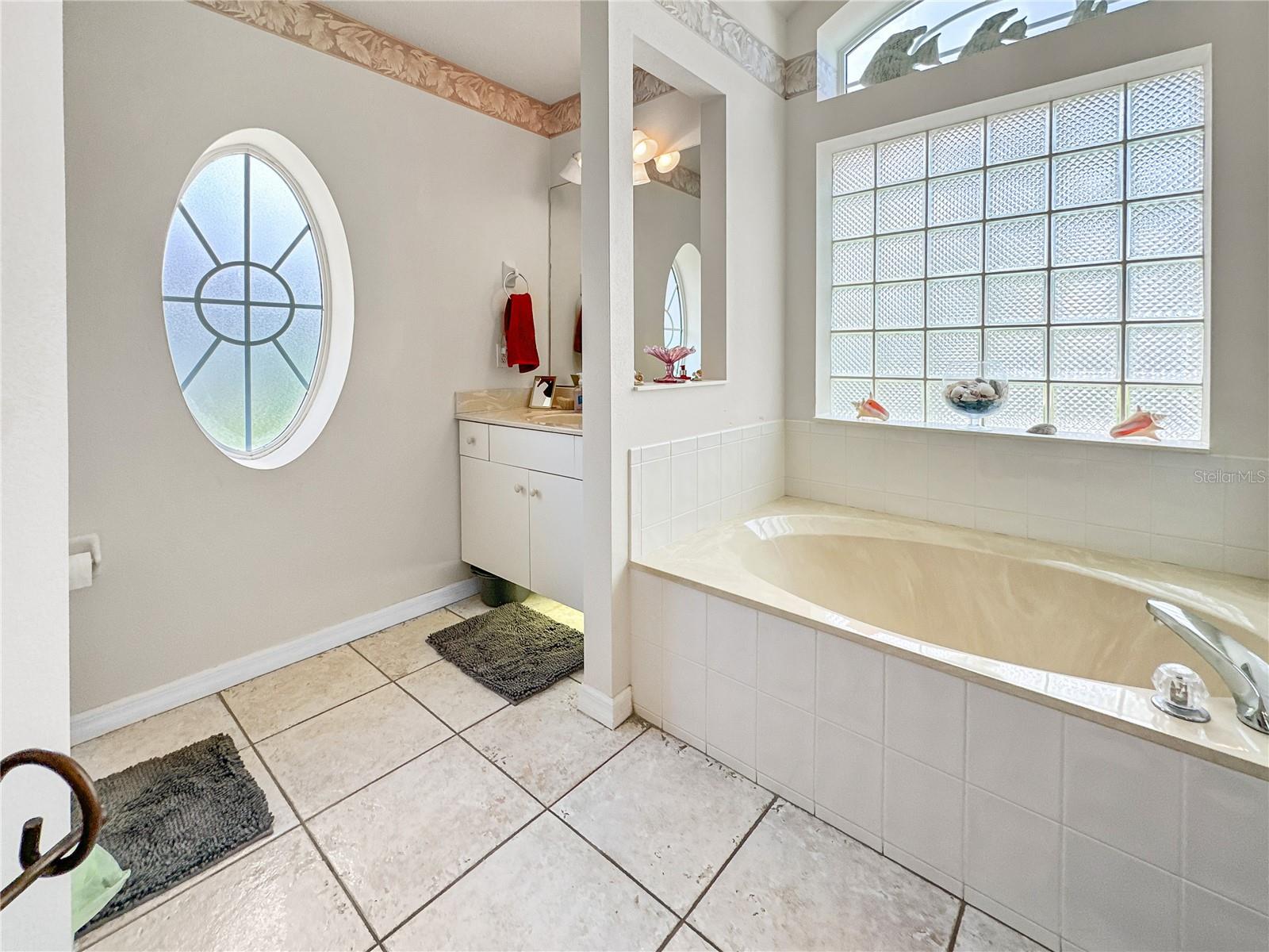 143 BARRINGTON DR, PALM COAST, FL, 32137