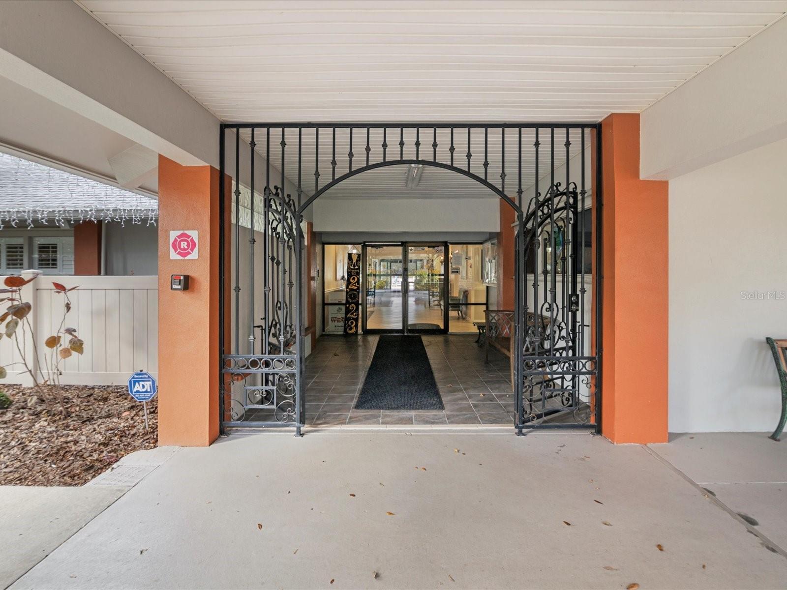 8111 BRADDOCK CIR #2, PORT RICHEY, FL, 34668