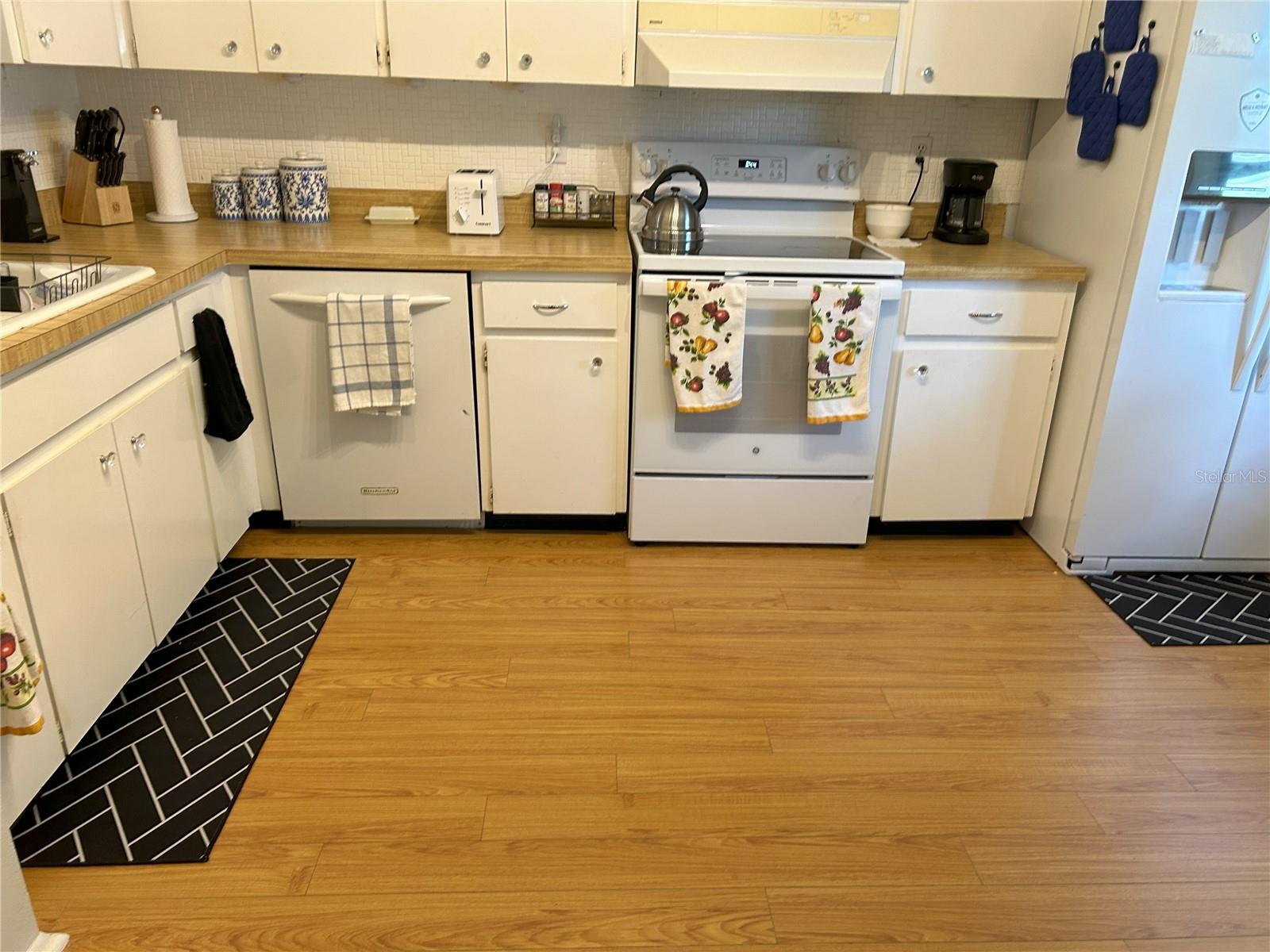 8111 BRADDOCK CIR #2, PORT RICHEY, FL, 34668