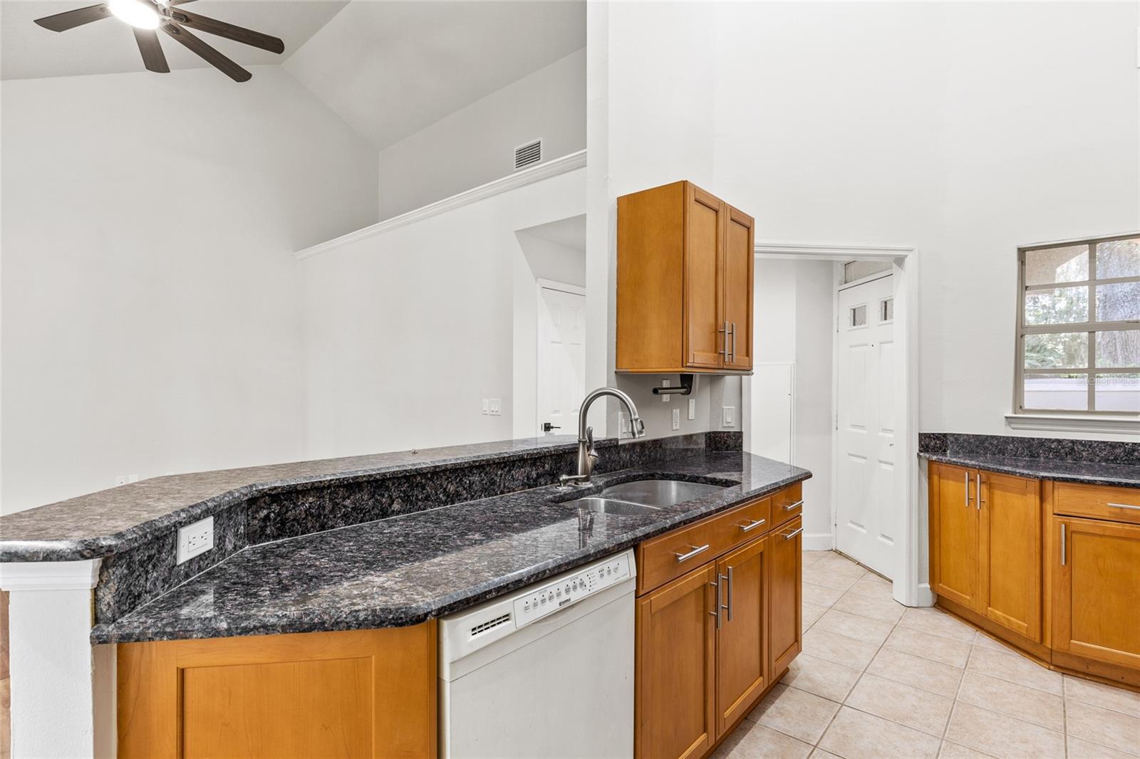 1437 FARRINDON CIR #1437, LAKE MARY, FL, 32746