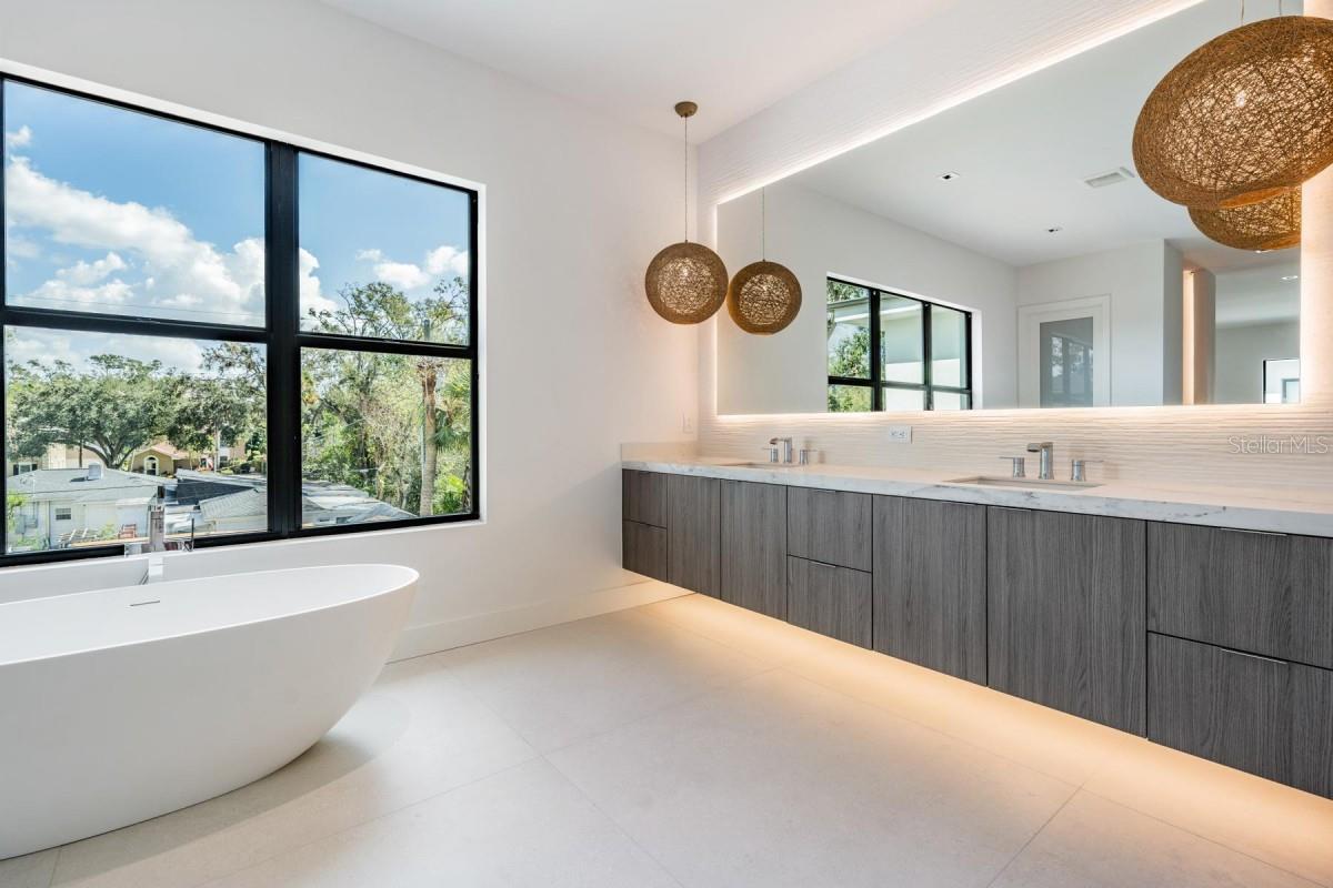 A4621830 Property Photo