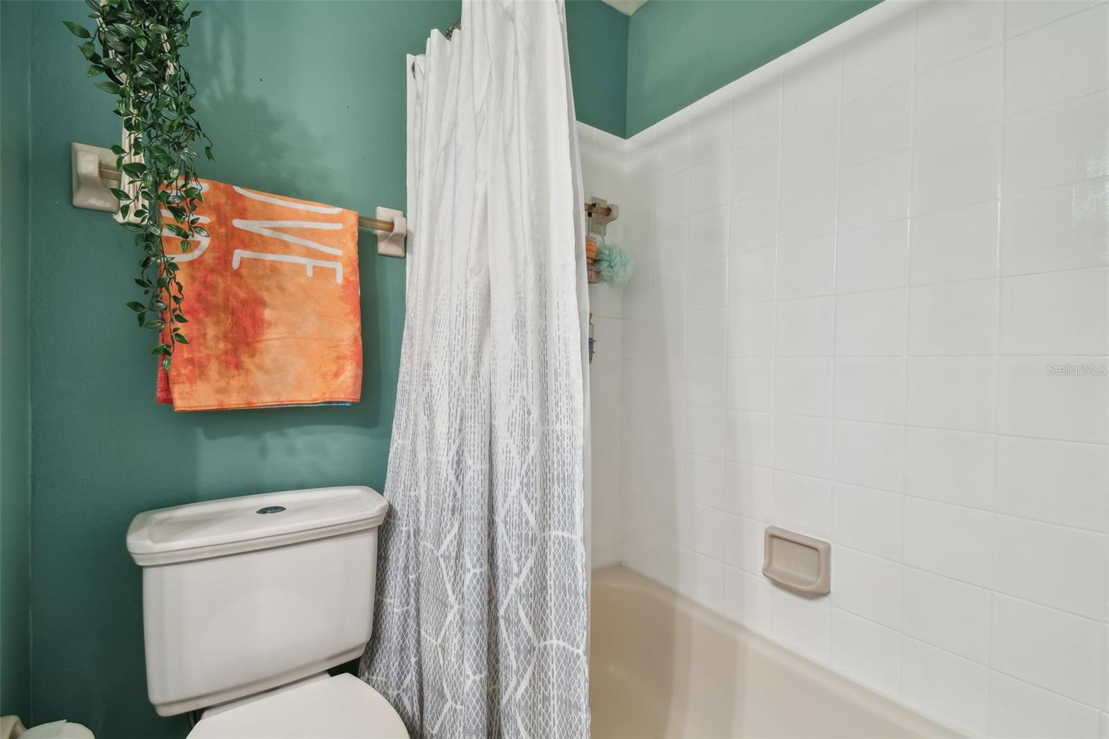 3304 FOX HUNT DR, PALM HARBOR, FL, 34683