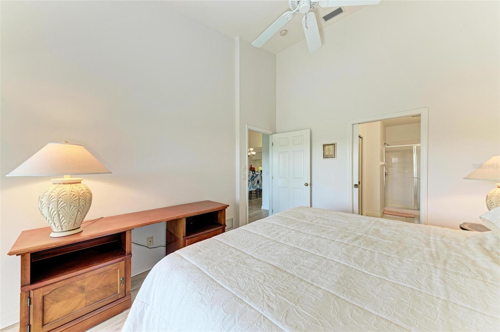872 SARANAC LAKE DR #202, VENICE, FL, 34292