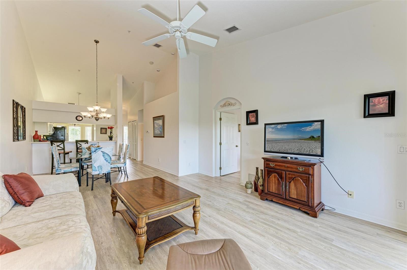 872 SARANAC LAKE DR #202, VENICE, FL, 34292