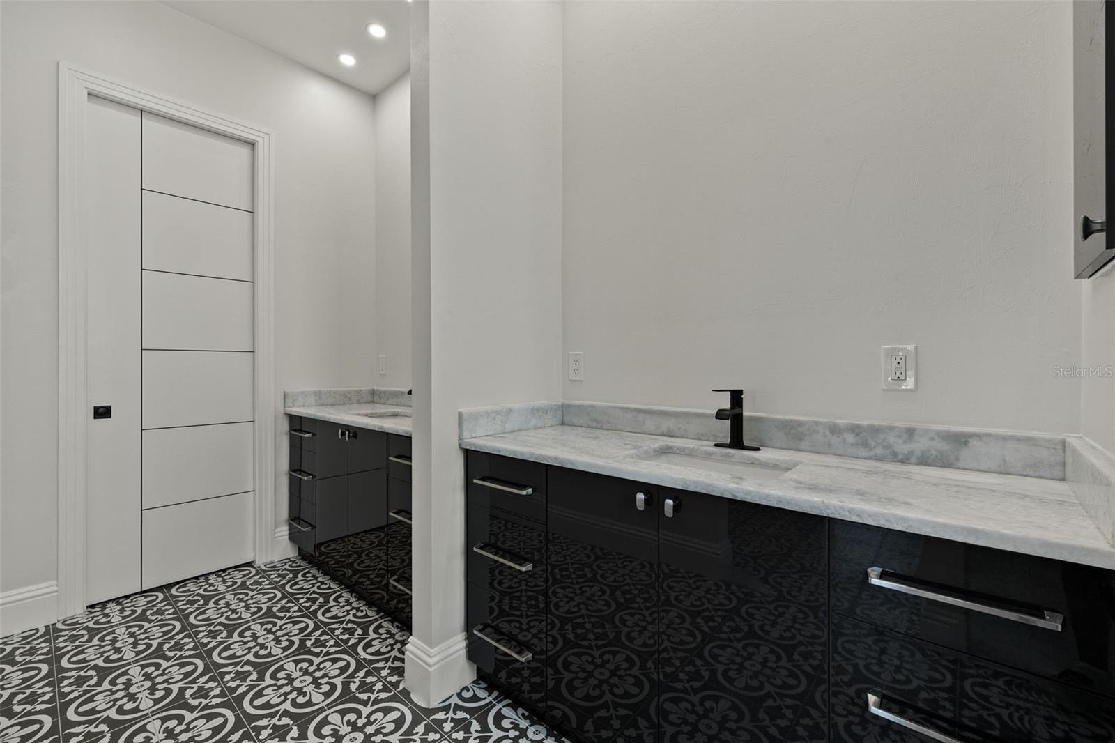 15060 AQUARIUS CIR, PORT CHARLOTTE, FL, 33981