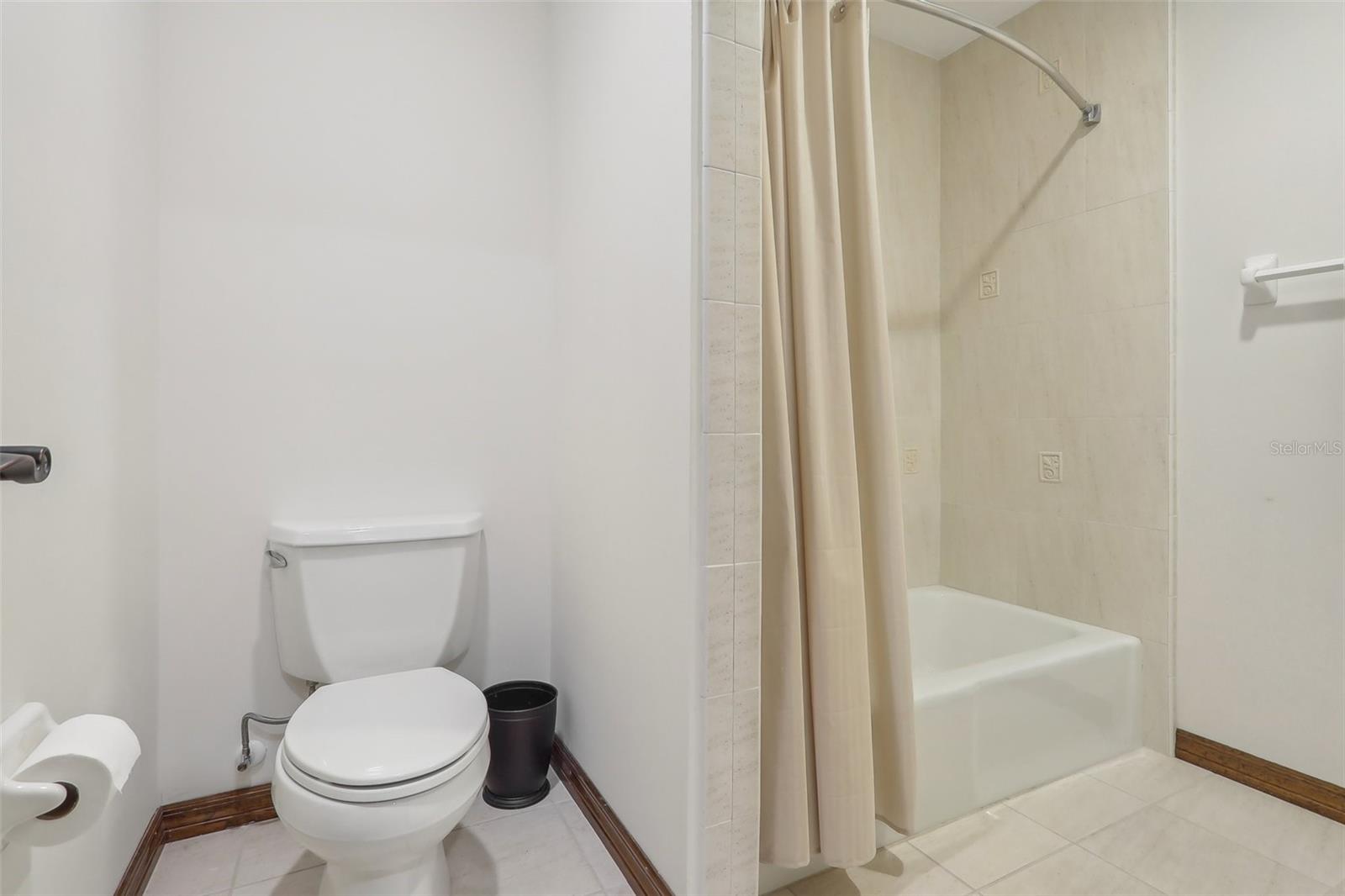 1582 COVERED BRIDGE DR, DELAND, FL, 32724