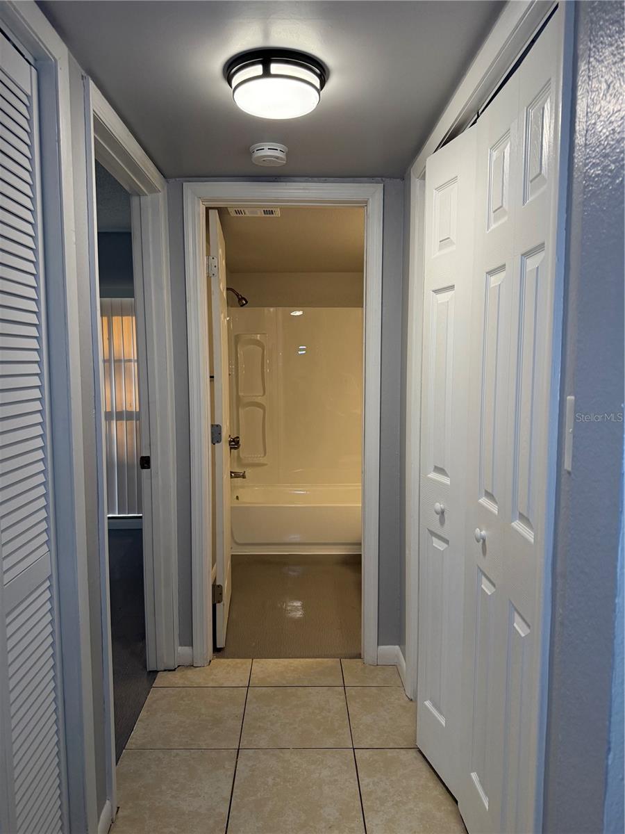 4106 ASHFORD GREEN PL #H102, TAMPA, FL, 33613