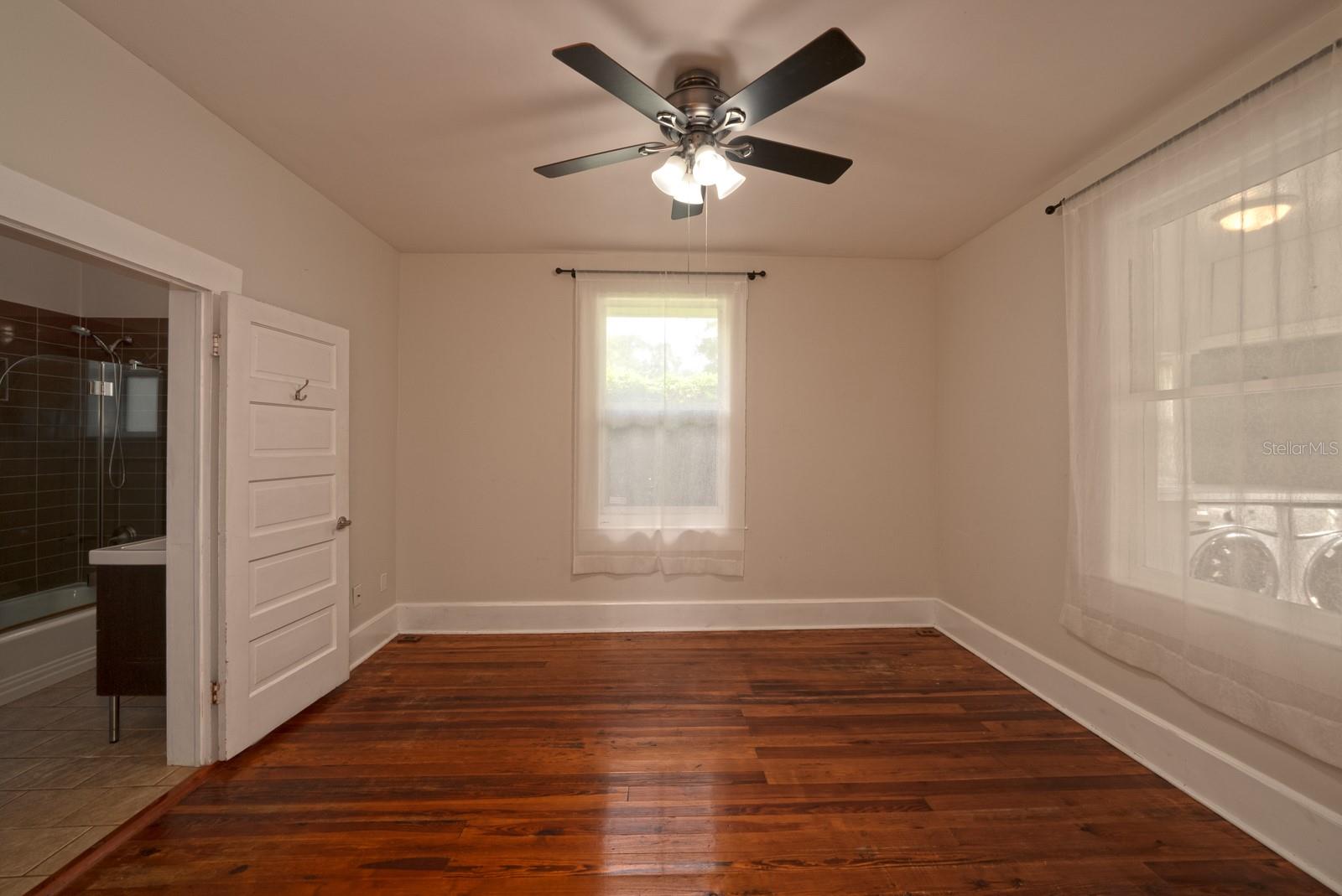5915 N DEXTER AVE, TAMPA, FL, 33604