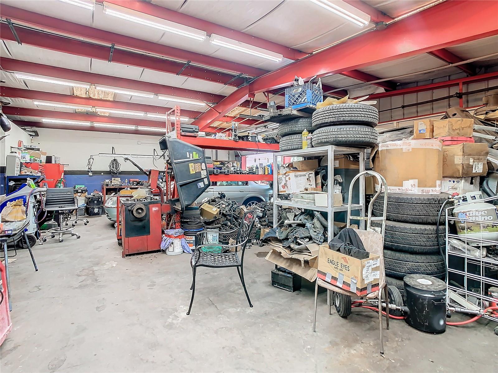 1412 E LAKE AVE, TAMPA, FL, 33605
