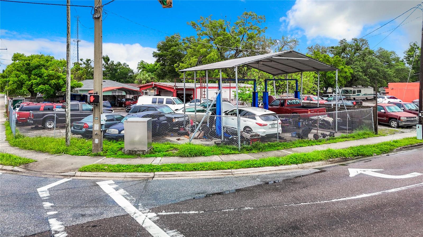 1412 E LAKE AVE, TAMPA, FL, 33605