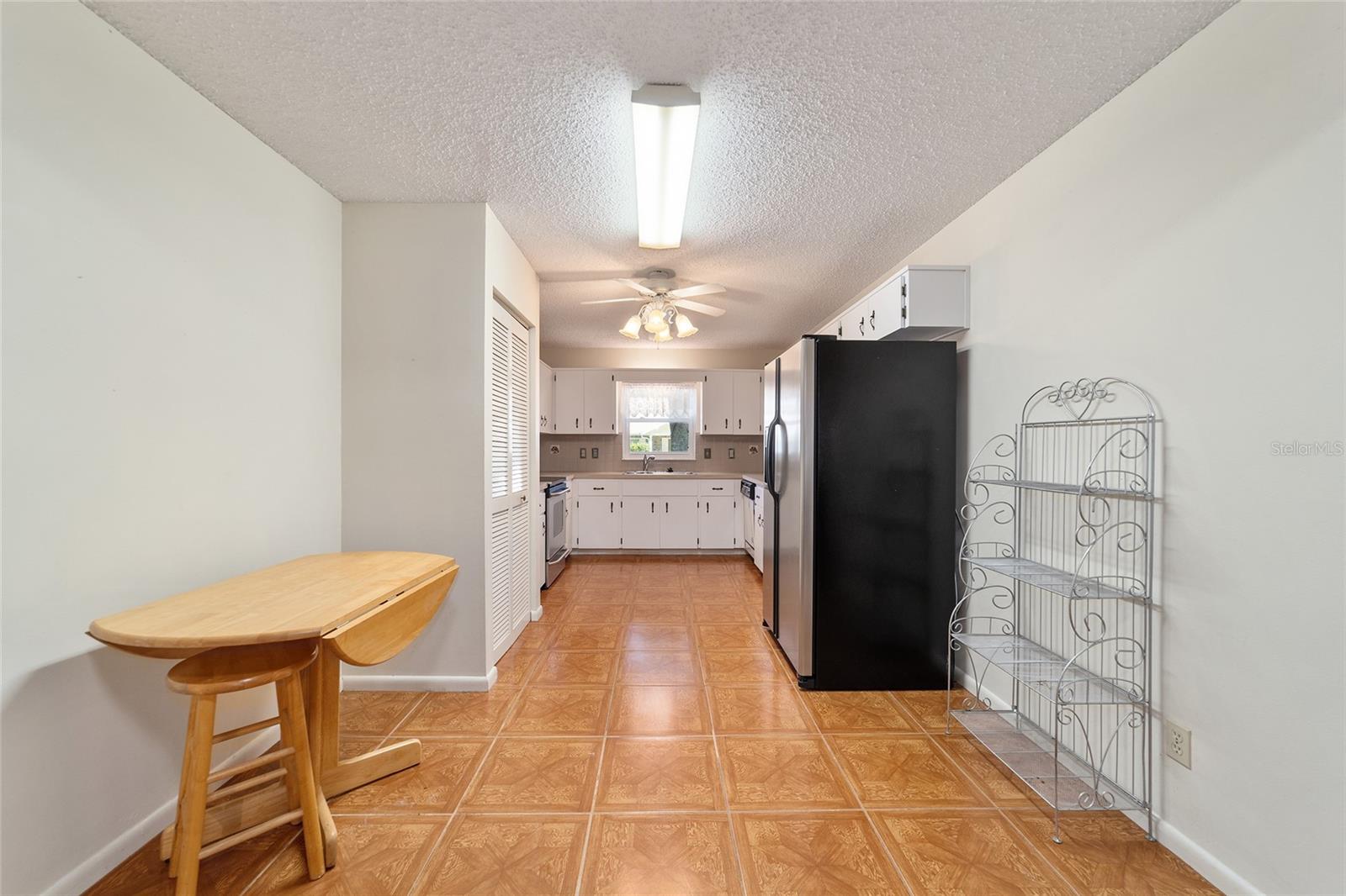 8666 SW 92ND LN #E, OCALA, FL, 34481