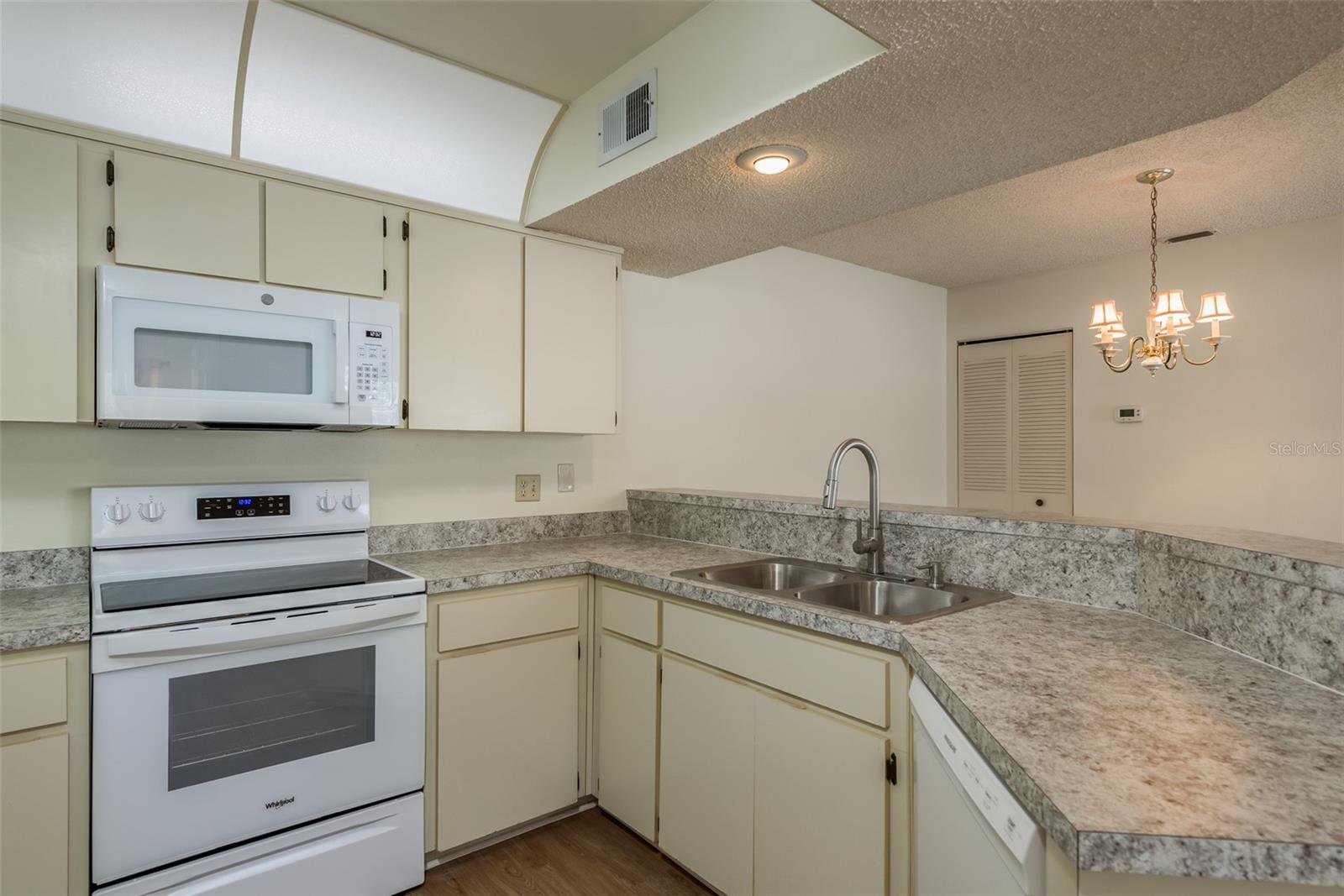 7712 HILLSIDE CT #202, HUDSON, FL, 34667