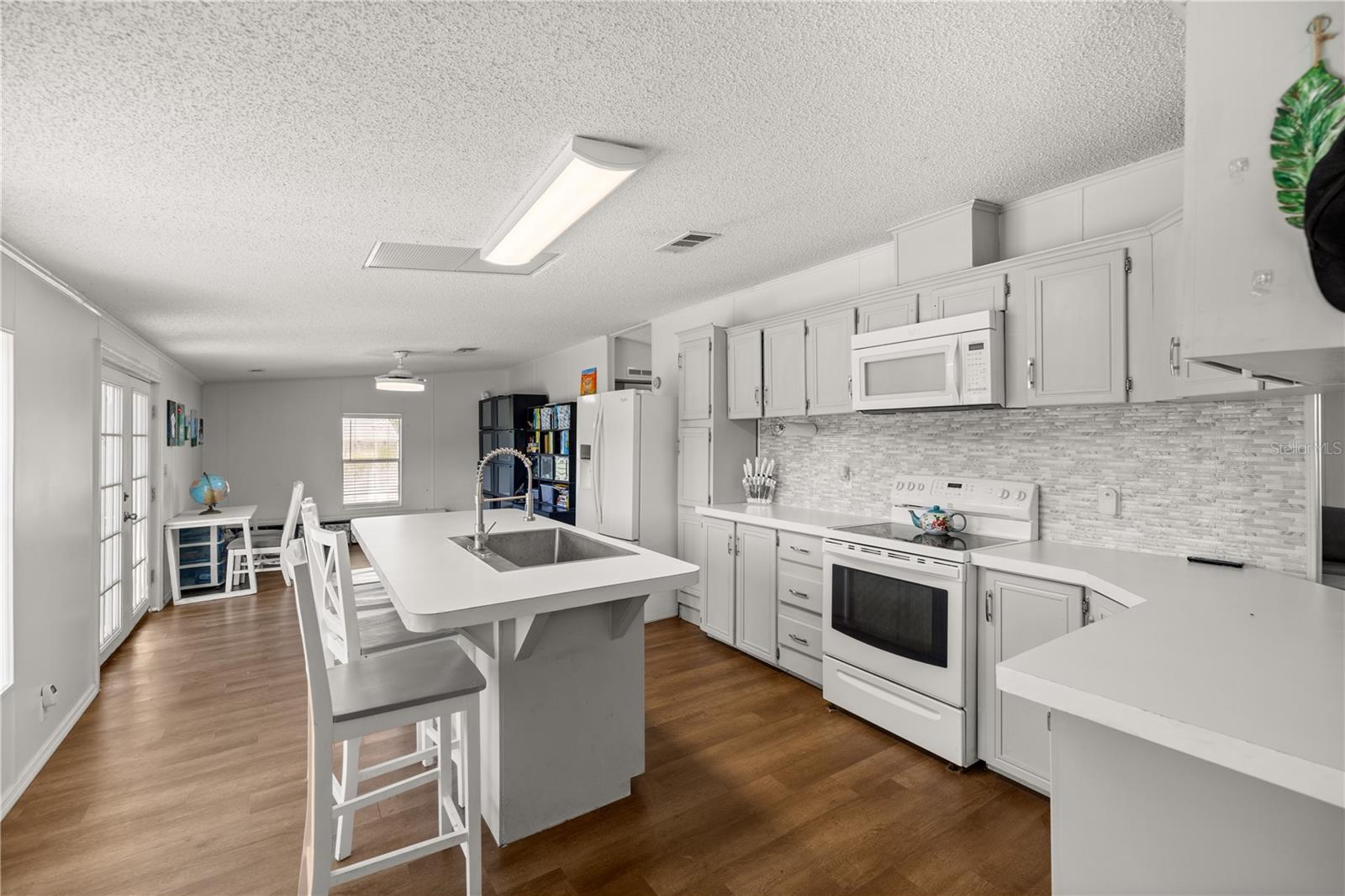 16300 SE HIGHWAY 42, WEIRSDALE, FL, 32195