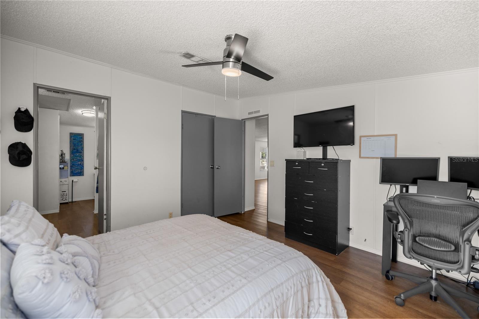 16300 SE HIGHWAY 42, WEIRSDALE, FL, 32195