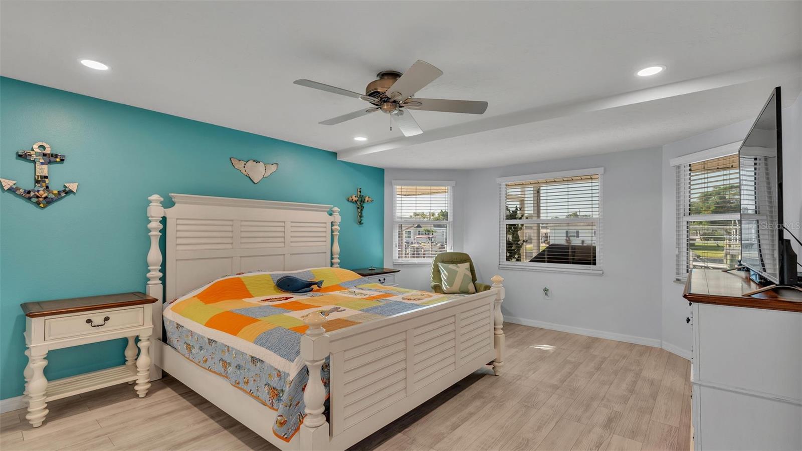 9907 ROYAL PALM DR, BRADENTON, FL, 34210