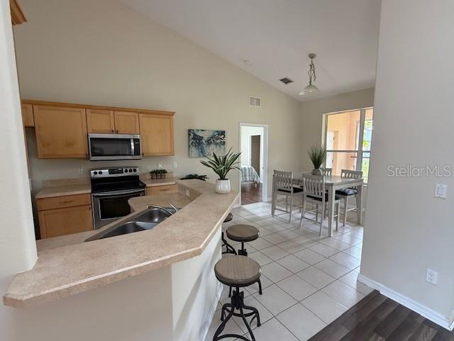 6 BALLENGER LN, PALM COAST, FL, 32137