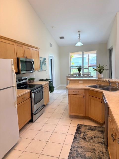 6 BALLENGER LN, PALM COAST, FL, 32137