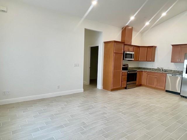 2108 SHANTINIKETAN BLVD #B8, TAVARES, FL, 32778