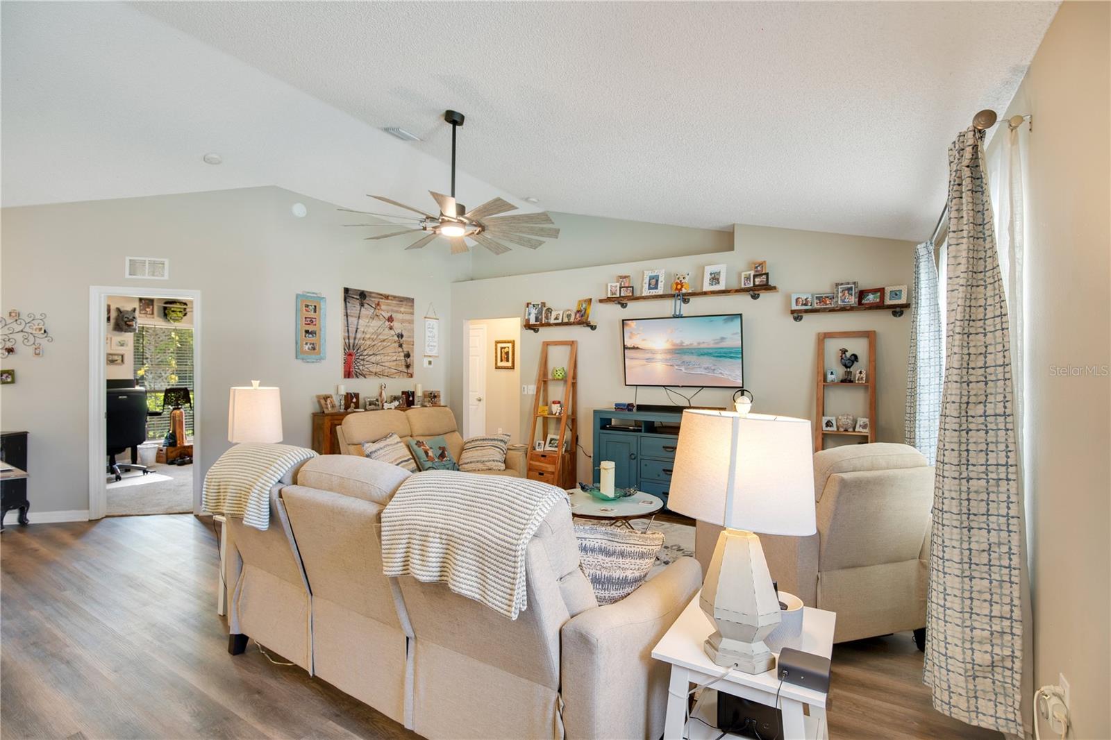 27 LYNDENHURST LN, PALM COAST, FL, 32137