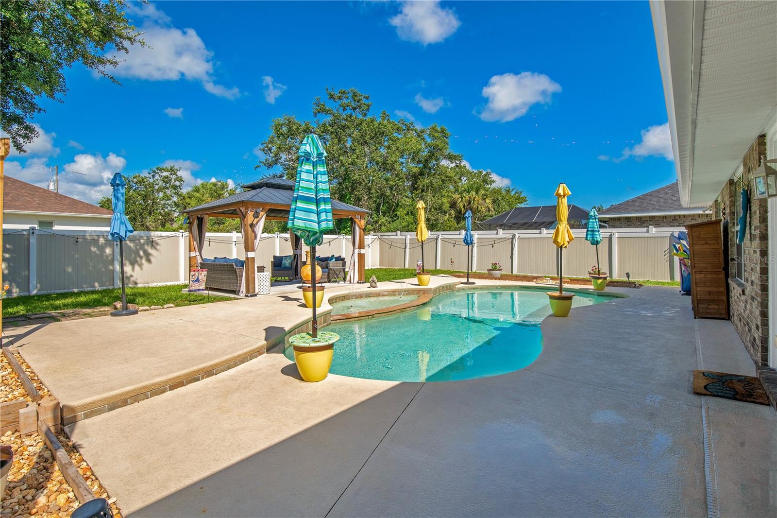 27 LYNDENHURST LN, PALM COAST, FL, 32137