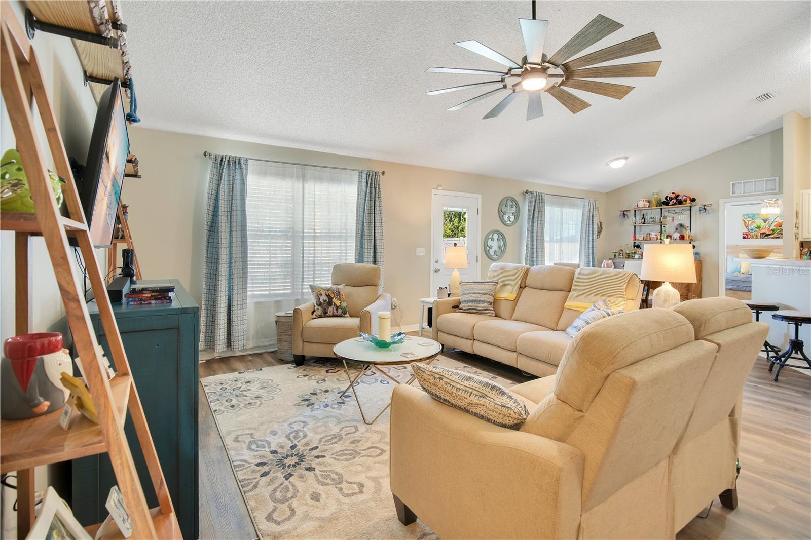 27 LYNDENHURST LN, PALM COAST, FL, 32137