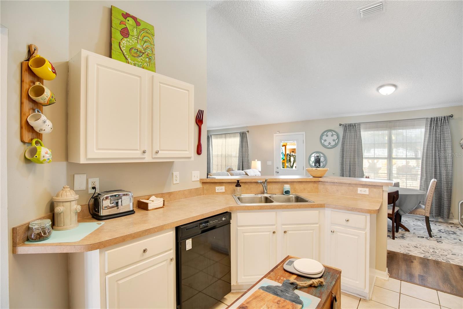 27 LYNDENHURST LN, PALM COAST, FL, 32137