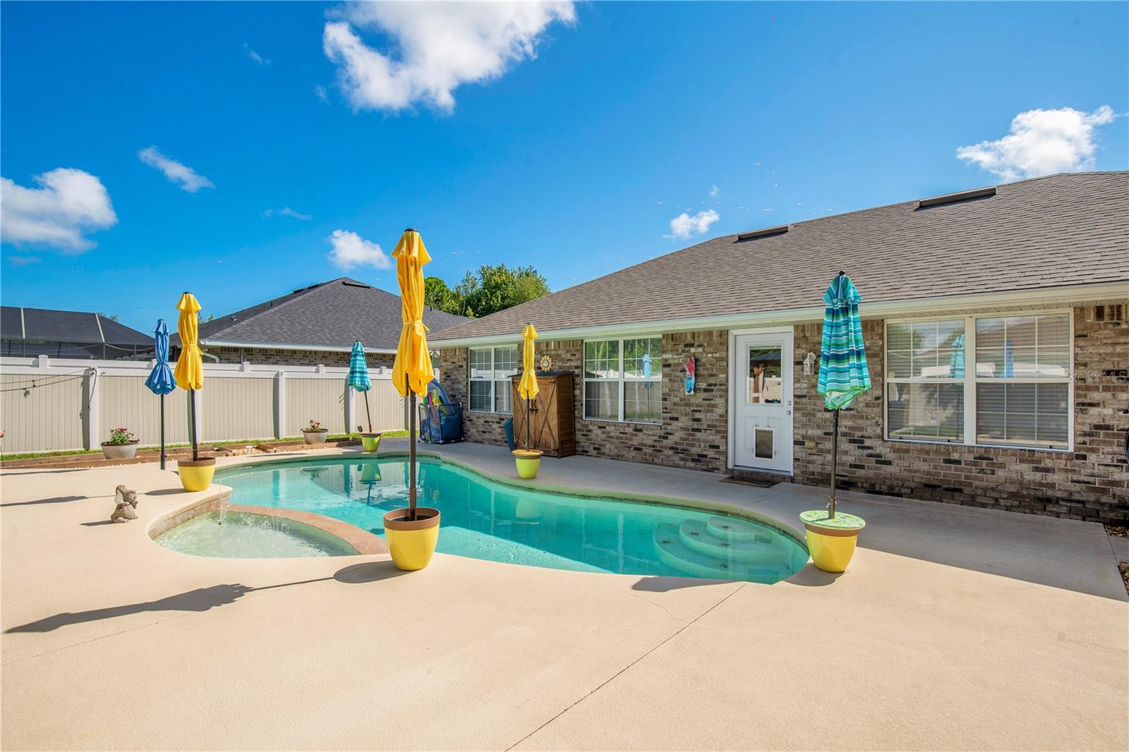 27 LYNDENHURST LN, PALM COAST, FL, 32137