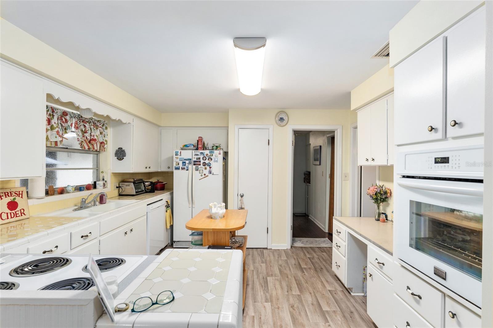 3755 W UNIVERSITY AVE, GAINESVILLE, FL, 32607