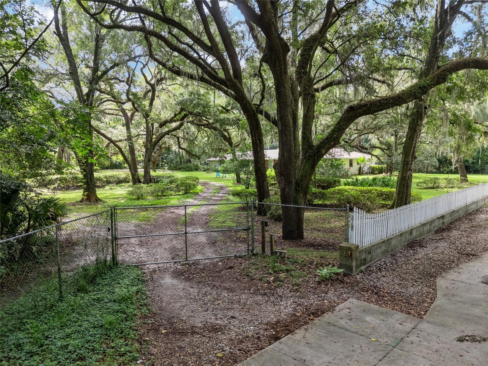 3755 W UNIVERSITY AVE, GAINESVILLE, FL, 32607