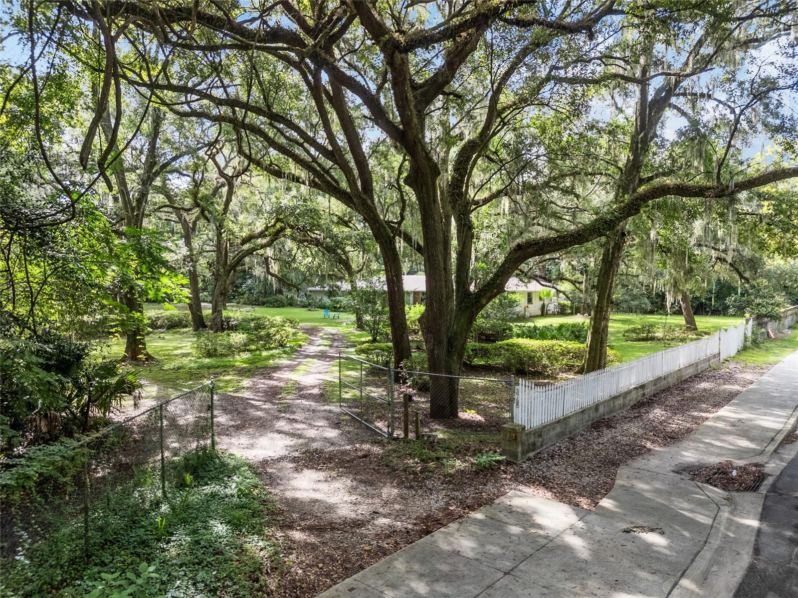 3755 W UNIVERSITY AVE, GAINESVILLE, FL, 32607