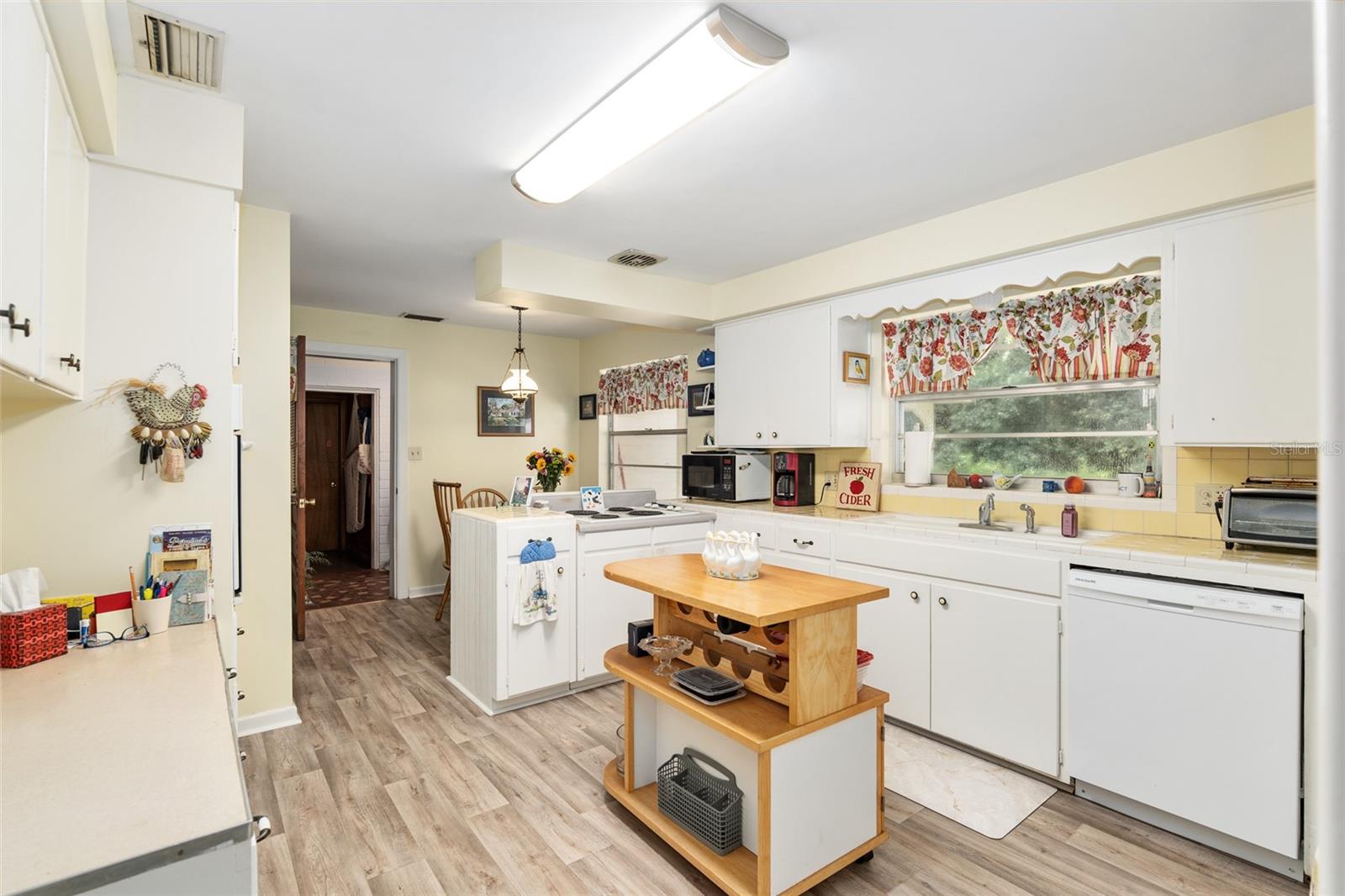 3755 W UNIVERSITY AVE, GAINESVILLE, FL, 32607