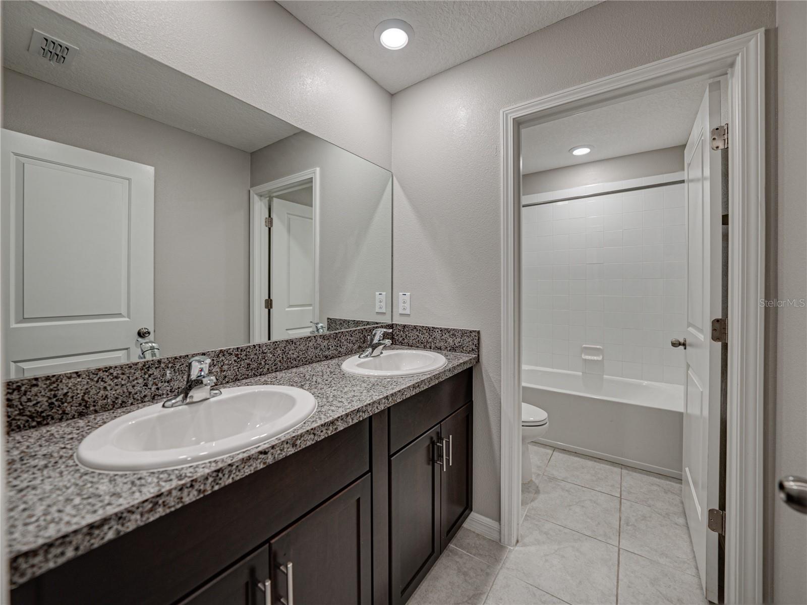 10205 HAPPY HEART AVE, RIVERVIEW, FL, 33578