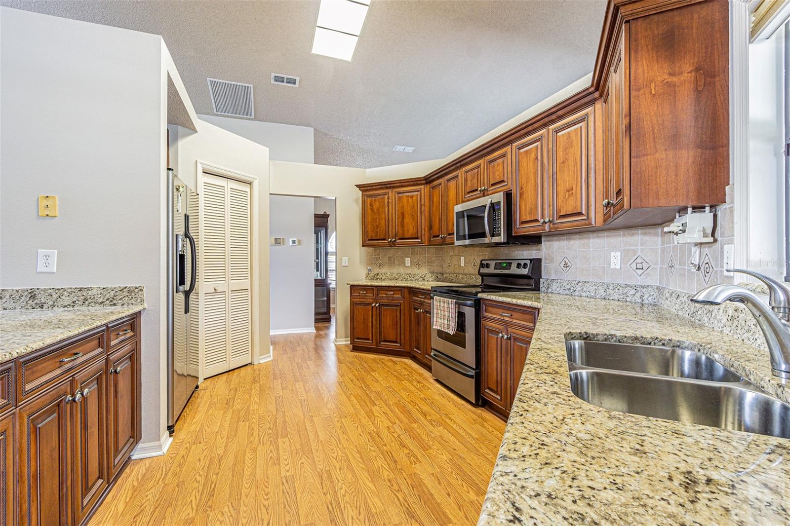 8360 PALM LAKES CT, SARASOTA, FL, 34243